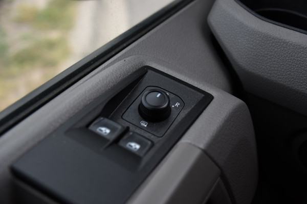 Volkswagen Crafter 35 2.0 TDI L3H3 PB Edition Camera, Cruise, Carplay, LED, 177pk, Automaat, Multimedia, Standkachel, Sensoren, Uniek!