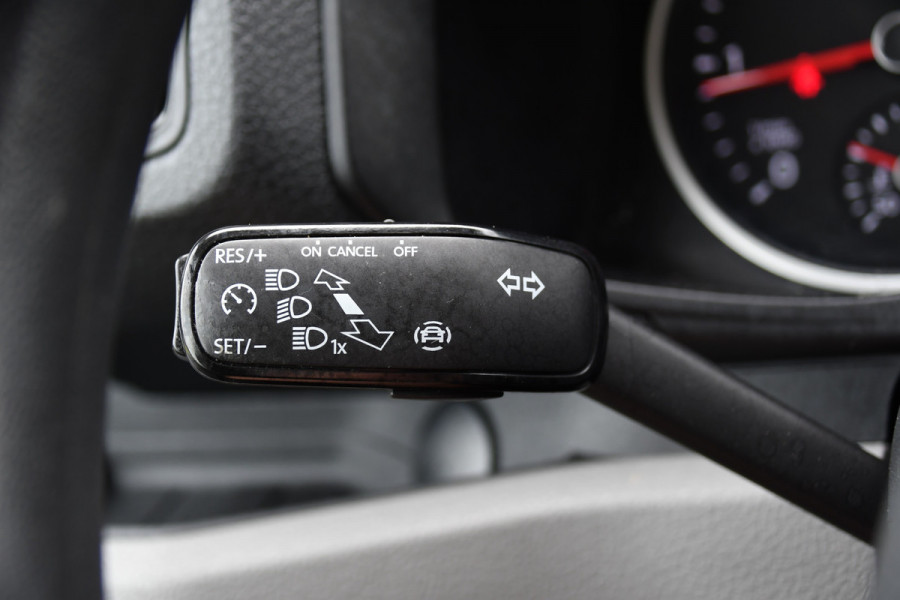 Volkswagen Crafter 35 2.0 TDI L3H3 PB Edition Camera, Cruise, Carplay, LED, 177pk, Automaat, Multimedia, Standkachel, Sensoren, Uniek!