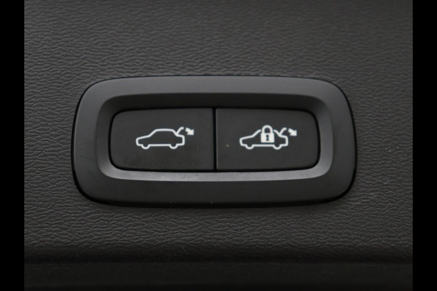 Volvo XC40 Recharge Plus | SOH 91.2% | Warmtepomp | Trekhaak | | SOH 91.2% | Warmtepomp | Trekhaak | Leder/alcantara | Stuur/stoel verwarming | Camera | Carplay | 19''