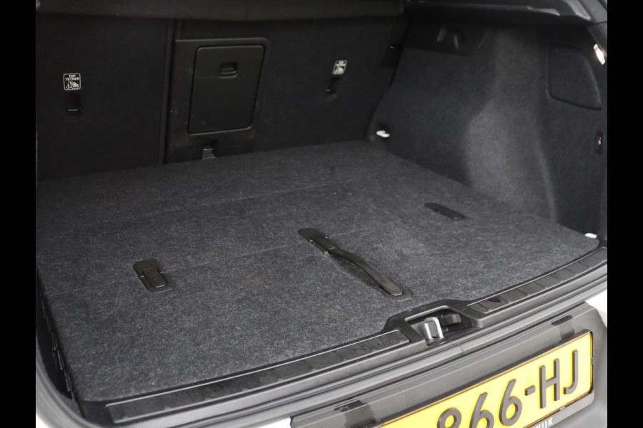 Volvo XC40 Recharge Plus | SOH 91.2% | Warmtepomp | Trekhaak | | SOH 91.2% | Warmtepomp | Trekhaak | Leder/alcantara | Stuur/stoel verwarming | Camera | Carplay | 19''
