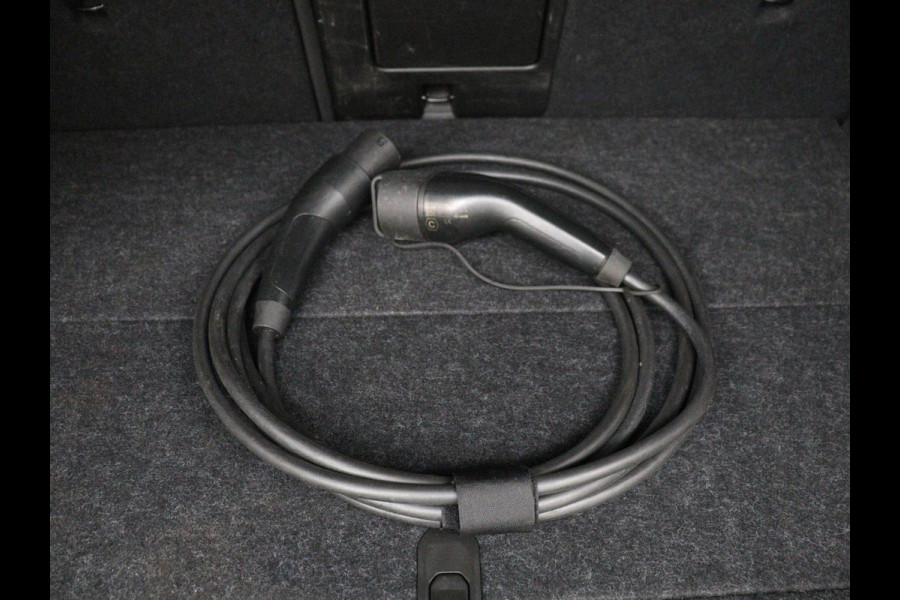 Volvo XC40 Recharge Plus | SOH 91.2% | Warmtepomp | Trekhaak | | SOH 91.2% | Warmtepomp | Trekhaak | Leder/alcantara | Stuur/stoel verwarming | Camera | Carplay | 19''