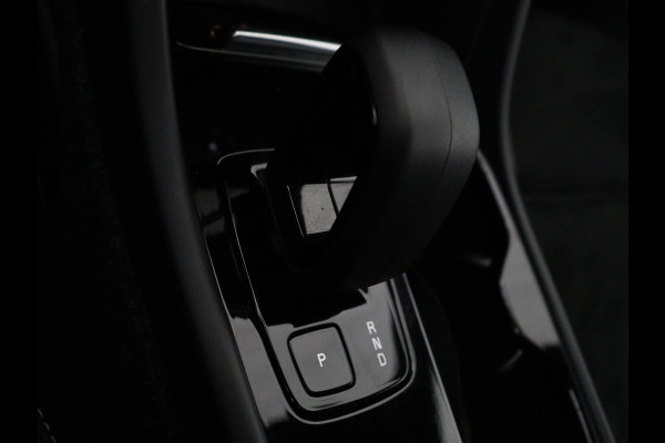 Volvo XC40 Recharge Plus | SOH 91.2% | Warmtepomp | Trekhaak | | SOH 91.2% | Warmtepomp | Trekhaak | Leder/alcantara | Stuur/stoel verwarming | Camera | Carplay | 19''