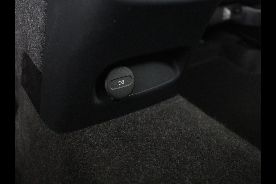 Volvo XC40 Recharge Plus | SOH 91.2% | Warmtepomp | Trekhaak | | SOH 91.2% | Warmtepomp | Trekhaak | Leder/alcantara | Stuur/stoel verwarming | Camera | Carplay | 19''