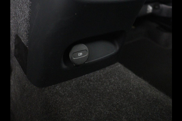 Volvo XC40 Recharge Plus | SOH 91.2% | Warmtepomp | Trekhaak | | SOH 91.2% | Warmtepomp | Trekhaak | Leder/alcantara | Stuur/stoel verwarming | Camera | Carplay | 19''