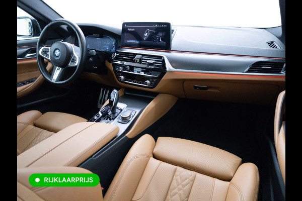 BMW 5 Serie 545e xDrive M-Sport | Open Dak | Trekhaak elec. | 360 Camera | Stoel- & Stuurverwarming | Adaptieve Cruise | Lederen bekleding, Comfortstoelen, Electrosche verstelbare voorstoelen
