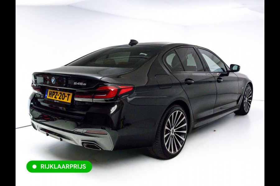 BMW 5 Serie 545e xDrive M-Sport | Open Dak | Trekhaak elec. | 360 Camera | Stoel- & Stuurverwarming | Adaptieve Cruise | Lederen bekleding, Comfortstoelen, Electrosche verstelbare voorstoelen