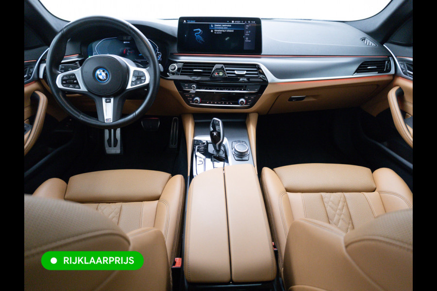 BMW 5 Serie 545e xDrive M-Sport | Open Dak | Trekhaak elec. | 360 Camera | Stoel- & Stuurverwarming | Adaptieve Cruise | Lederen bekleding, Comfortstoelen, Electrosche verstelbare voorstoelen