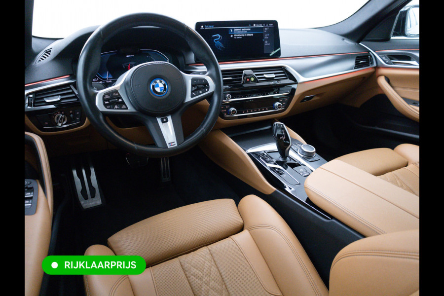 BMW 5 Serie 545e xDrive M-Sport | Open Dak | Trekhaak elec. | 360 Camera | Stoel- & Stuurverwarming | Adaptieve Cruise | Lederen bekleding, Comfortstoelen, Electrosche verstelbare voorstoelen