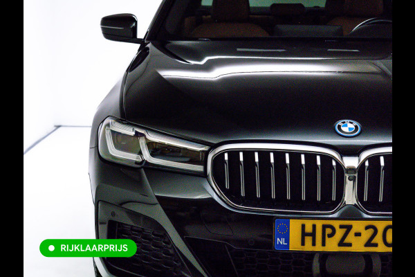 BMW 5 Serie 545e xDrive M-Sport | Open Dak | Trekhaak elec. | 360 Camera | Stoel- & Stuurverwarming | Adaptieve Cruise | Lederen bekleding, Comfortstoelen, Electrosche verstelbare voorstoelen