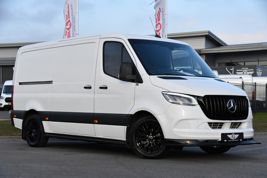 Mercedes-Benz Sprinter 319 V6 3.0 CDI L2H1 RWD AMG Edition Camera, Cruise, Carplay, LED, 10,5'' Mbux, 3500kg Trekhaak, Standkachel, Multimedia, Stoelverwarming, Automaat, Uniek!