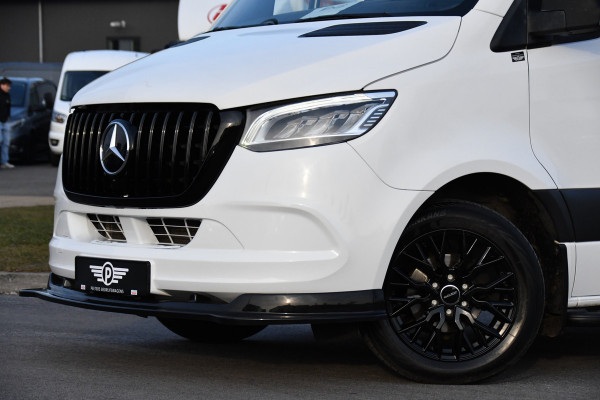 Mercedes-Benz Sprinter 319 V6 3.0 CDI L2H1 RWD AMG Edition Camera, Cruise, Carplay, LED, 10,5'' Mbux, 3500kg Trekhaak, Standkachel, Multimedia, Stoelverwarming, Automaat, Uniek!