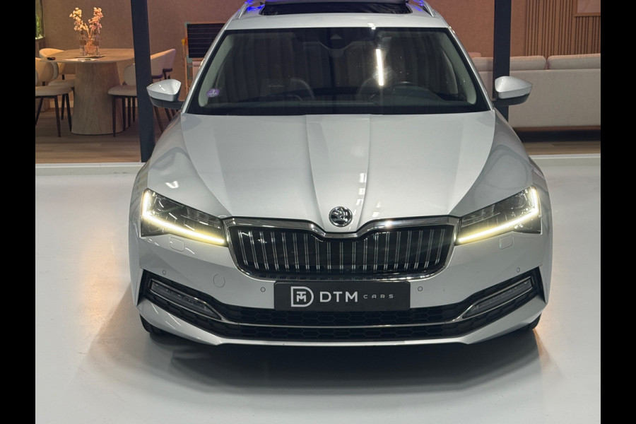 Škoda Superb Combi 1.4 TSI iV iV L&K 218PK 360° Navi Pano Trekhaak Elek. A.klep Leder