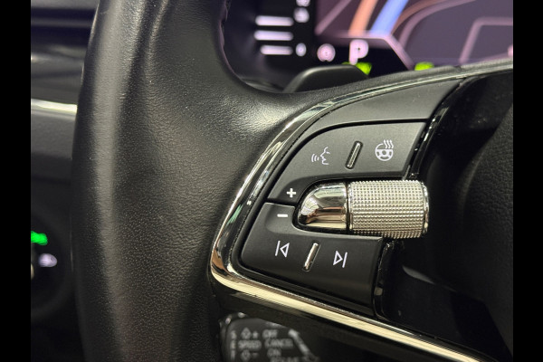 Škoda Superb Combi 1.4 TSI iV iV L&K 218PK 360° Navi Pano Trekhaak Elek. A.klep Leder