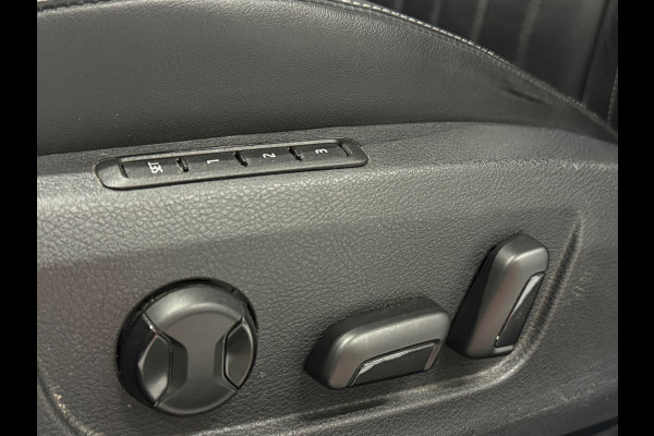 Škoda Superb Combi 1.4 TSI iV iV L&K 218PK 360° Navi Pano Trekhaak Elek. A.klep Leder