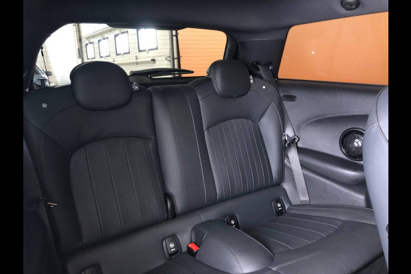 MINI 3-deurs 1.5 Cooper 60 Years Edition NL auto sportstoelen | leer | navi | led | harman kardon | pano dak | head up | dealer onderhouden