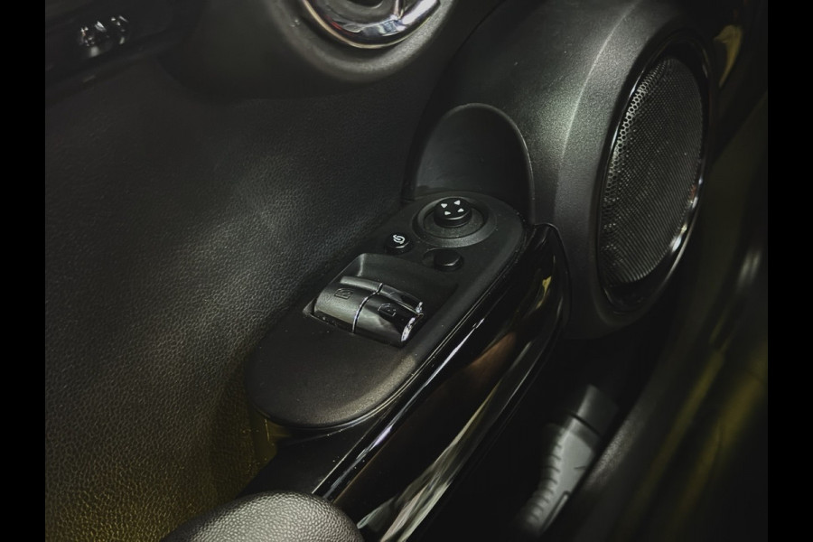 MINI 3-deurs 1.5 Cooper 60 Years Edition NL auto sportstoelen | leer | navi | led | harman kardon | pano dak | head up | dealer onderhouden