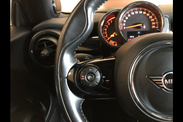MINI 3-deurs 1.5 Cooper 60 Years Edition NL auto sportstoelen | leer | navi | led | harman kardon | pano dak | head up | dealer onderhouden