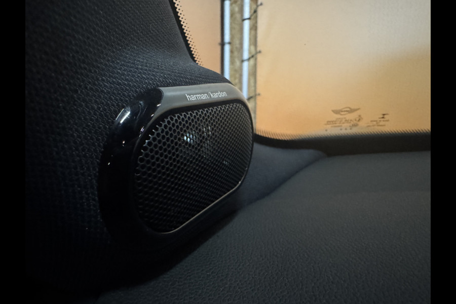 MINI 3-deurs 1.5 Cooper 60 Years Edition NL auto sportstoelen | leer | navi | led | harman kardon | pano dak | head up | dealer onderhouden