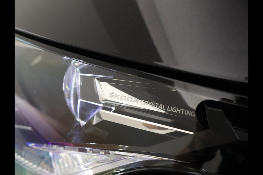 Škoda ENYAQ iV 60 FIRST EDITION + CHRYSTAL LIGHTNING | 21 INCH | ADAPTIVE CRUISE | MEMORY | SFEERVERLICHTING