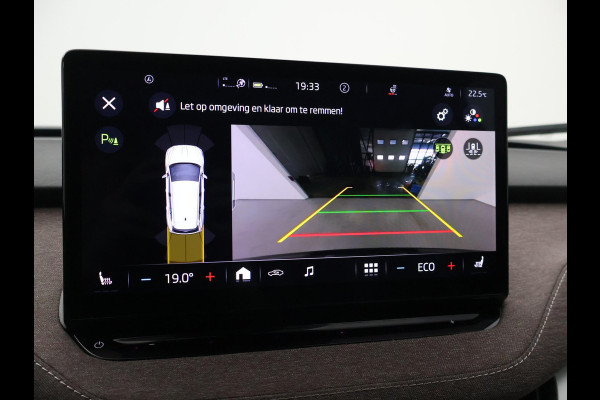 Škoda ENYAQ iV 60 FIRST EDITION + CHRYSTAL LIGHTNING | 21 INCH | ADAPTIVE CRUISE | MEMORY | SFEERVERLICHTING