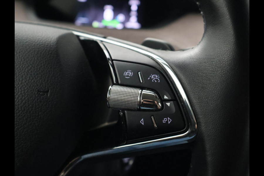 Škoda ENYAQ iV 60 FIRST EDITION + CHRYSTAL LIGHTNING | 21 INCH | ADAPTIVE CRUISE | MEMORY | SFEERVERLICHTING