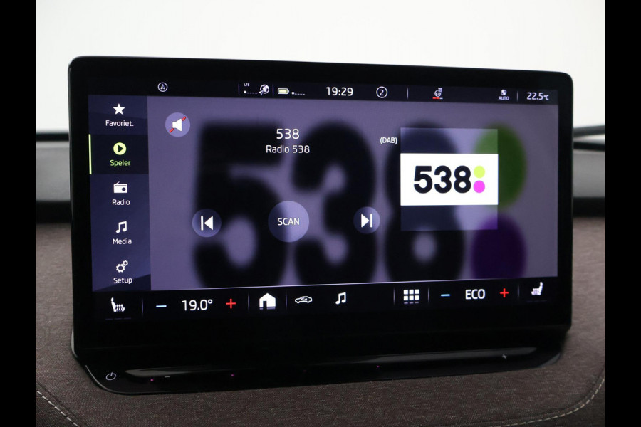 Škoda ENYAQ iV 60 FIRST EDITION + CHRYSTAL LIGHTNING | 21 INCH | ADAPTIVE CRUISE | MEMORY | SFEERVERLICHTING