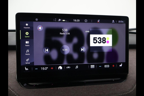 Škoda ENYAQ iV 60 FIRST EDITION + CHRYSTAL LIGHTNING | 21 INCH | ADAPTIVE CRUISE | MEMORY | SFEERVERLICHTING