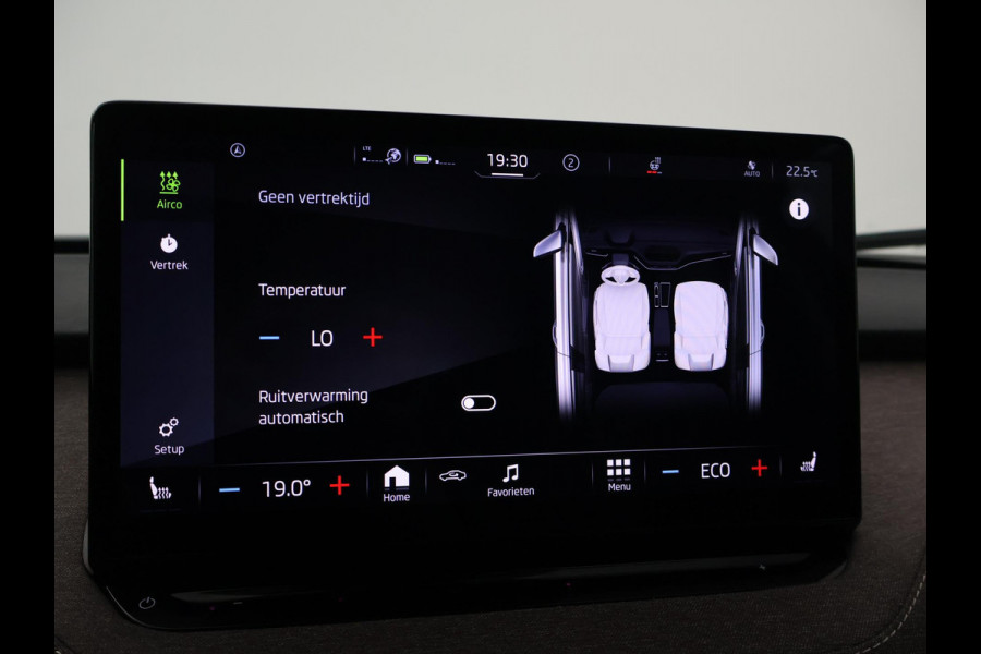 Škoda ENYAQ iV 60 FIRST EDITION + CHRYSTAL LIGHTNING | 21 INCH | ADAPTIVE CRUISE | MEMORY | SFEERVERLICHTING