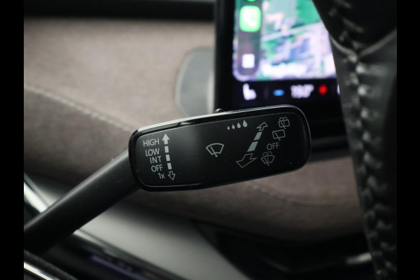 Škoda ENYAQ iV 60 FIRST EDITION + CHRYSTAL LIGHTNING | 21 INCH | ADAPTIVE CRUISE | MEMORY | SFEERVERLICHTING
