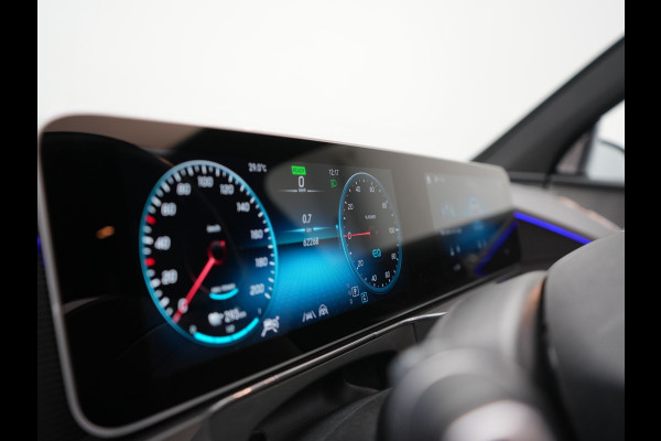 Mercedes-Benz EQC 400 4MATIC Business Solution AMG 80 kWh 408pk Dealer O.H. | Panodak | Adaptive Cruise | Head Up | 360 Camera | Burmester Audio | Lederen Sportstoelen Massage & Memory | Sfeerverlichting | Blis | Widescreen Navi | Stoelverwarming | DAB |