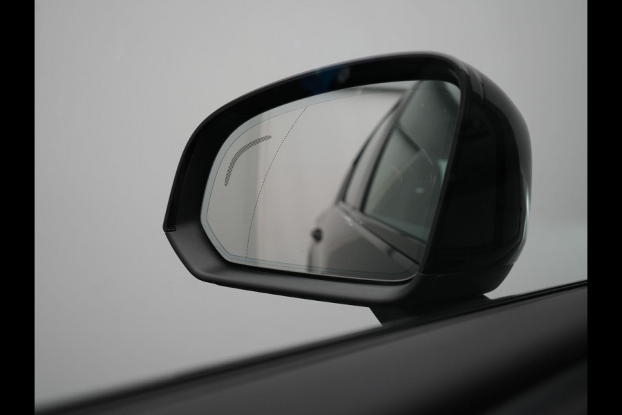 Volvo XC40 Ultimate Recharge Pure 70 kWh 231pk Dealer O.H. | Trekhaak Af Fabriek | Panodak | Adaptive Cruise | 360 Camera | Harman / Kardon | Alcantara Sportstoelen Memory & Verwarmd | Keyless | Blis | Apple Carplay | Google Assistent | DAB |
