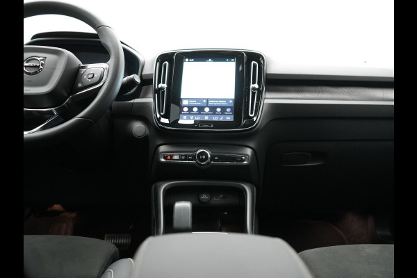 Volvo XC40 Ultimate Recharge Pure 70 kWh 231pk Dealer O.H. | Trekhaak Af Fabriek | Panodak | Adaptive Cruise | 360 Camera | Harman / Kardon | Alcantara Sportstoelen Memory & Verwarmd | Keyless | Blis | Apple Carplay | Google Assistent | DAB |
