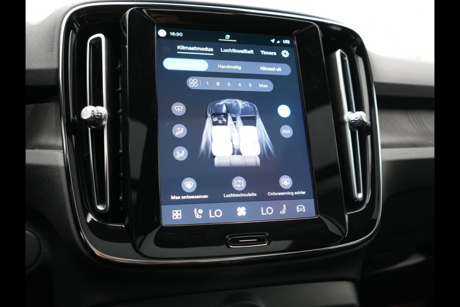Volvo XC40 Ultimate Recharge Pure 70 kWh 231pk Dealer O.H. | Trekhaak Af Fabriek | Panodak | Adaptive Cruise | 360 Camera | Harman / Kardon | Alcantara Sportstoelen Memory & Verwarmd | Keyless | Blis | Apple Carplay | Google Assistent | DAB |