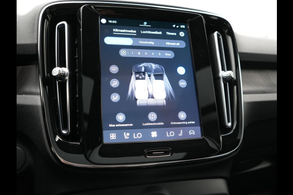 Volvo XC40 Ultimate Recharge Pure 70 kWh 231pk Dealer O.H. | Trekhaak Af Fabriek | Panodak | Adaptive Cruise | 360 Camera | Harman / Kardon | Alcantara Sportstoelen Memory & Verwarmd | Keyless | Blis | Apple Carplay | Google Assistent | DAB |