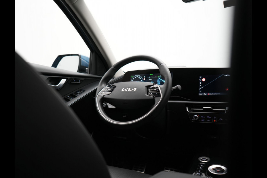 Kia Niro 1.6 GDi ExecutiveLine PHEV 182pk Dealer O.H. | Adaptive Cruise | Head Up | Camera | Harman / Kardon | Lederen Sportstoelen Ventilatie & Memory | Keyless | Blis | Stoelen & Stuur Verwarmd | Sfeerverlichting | Navigatie | DAB | Plug In Hybrid |