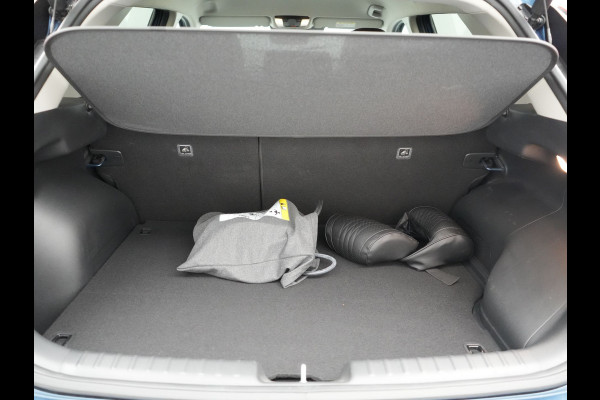 Kia Niro 1.6 GDi ExecutiveLine PHEV 182pk Dealer O.H. | Adaptive Cruise | Head Up | Camera | Harman / Kardon | Lederen Sportstoelen Ventilatie & Memory | Keyless | Blis | Stoelen & Stuur Verwarmd | Sfeerverlichting | Navigatie | DAB | Plug In Hybrid |