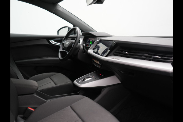 Audi Q4 e-tron 45 Quattro Edition 77 kWh 265pk Dealer O.H. | Trekhaak Af Fabriek | Stoelverwarming | Navigatie | Lane Assist | Virtual Cockpit | DAB | 19"L.M |