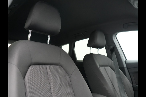 Audi Q4 e-tron 45 Quattro Edition 77 kWh 265pk Dealer O.H. | Trekhaak Af Fabriek | Stoelverwarming | Navigatie | Lane Assist | Virtual Cockpit | DAB | 19"L.M |