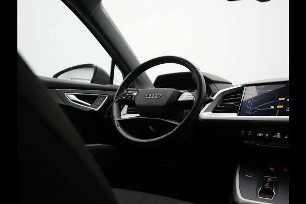 Audi Q4 e-tron 45 Quattro Edition 77 kWh 265pk Dealer O.H. | Trekhaak Af Fabriek | Stoelverwarming | Navigatie | Lane Assist | Virtual Cockpit | DAB | 19"L.M |