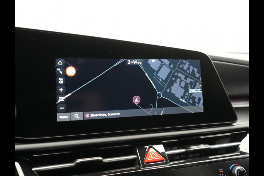 Kia Niro 1.6 GDi ExecutiveLine PHEV 182pk Dealer O.H. | Adaptive Cruise | Head Up | Camera | Harman / Kardon | Lederen Sportstoelen Ventilatie & Memory | Keyless | Blis | Stoelen & Stuur Verwarmd | Sfeerverlichting | Navigatie | DAB | Plug In Hybrid |