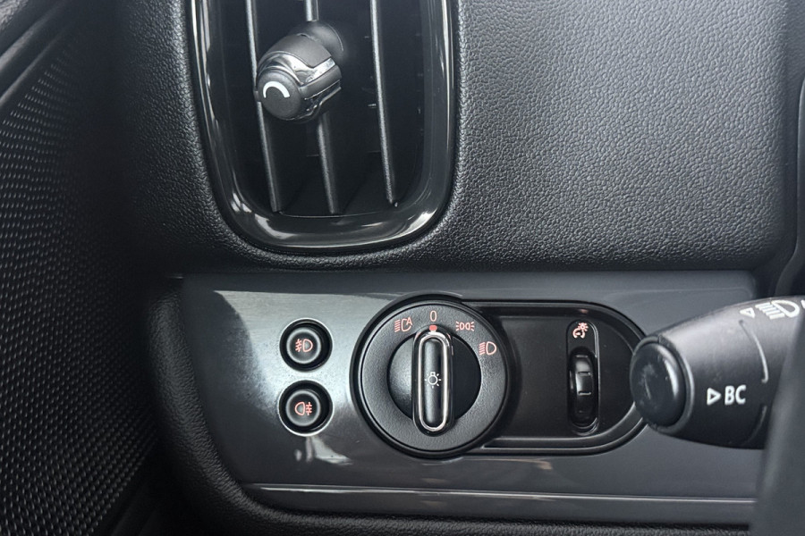 MINI Countryman 1.5 One Essential (NAVIGATIE, CARPLAY, PDC, LED, STUURBEDIENING, 1e EIGENAAR, DEALER ONDERHOUDEN)