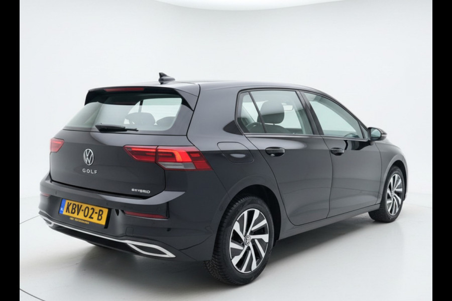 Volkswagen Golf 1.4 eHybrid 204PK PHEV DSG STYLE CAMERA/CARPLAY/SFEERVERL.