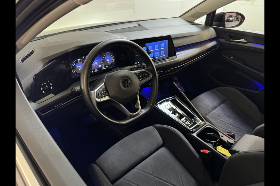 Volkswagen Golf 1.4 eHybrid 204PK PHEV DSG STYLE CAMERA/CARPLAY/SFEERVERL.