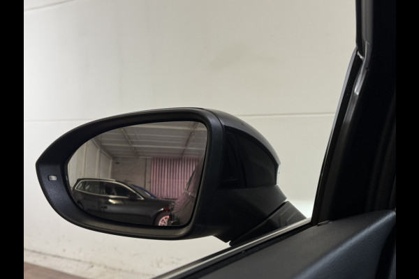 Volkswagen Golf 1.4 eHybrid 204PK PHEV DSG STYLE CAMERA/CARPLAY/SFEERVERL.