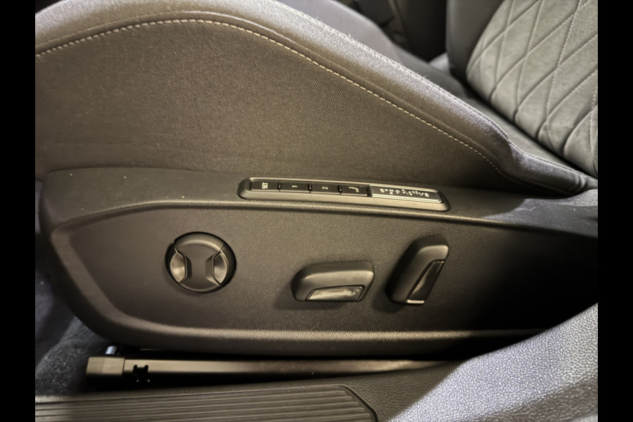 Volkswagen Golf 1.4 eHybrid 204PK PHEV DSG STYLE CAMERA/CARPLAY/SFEERVERL.