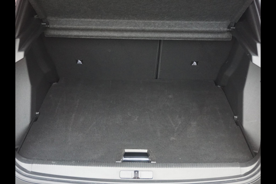 Peugeot 2008 1.2 Hybrid 136 GT 360 Camera