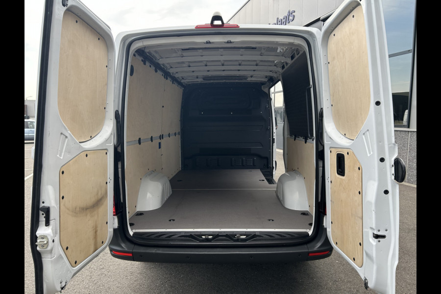 Mercedes-Benz Sprinter 317 CDI L2 H1 LED / 360 Camera / Distronic / MBUX / Navigatiesysteem / Parkeersensoren / Airco / 270 Graden achterdeuren