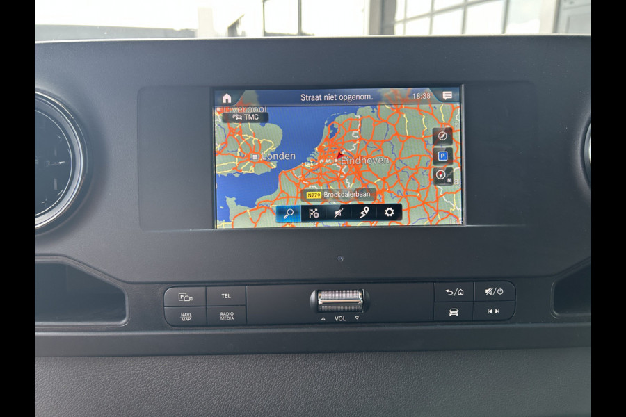 Mercedes-Benz Sprinter 317 CDI L2 H1 LED / 360 Camera / Distronic / MBUX / Navigatiesysteem / Parkeersensoren / Airco / 270 Graden achterdeuren