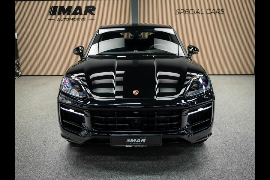 Porsche Cayenne Black edition Meestr. achteras / 22 inch / sportstoelen / 3e scherm / BOSE
