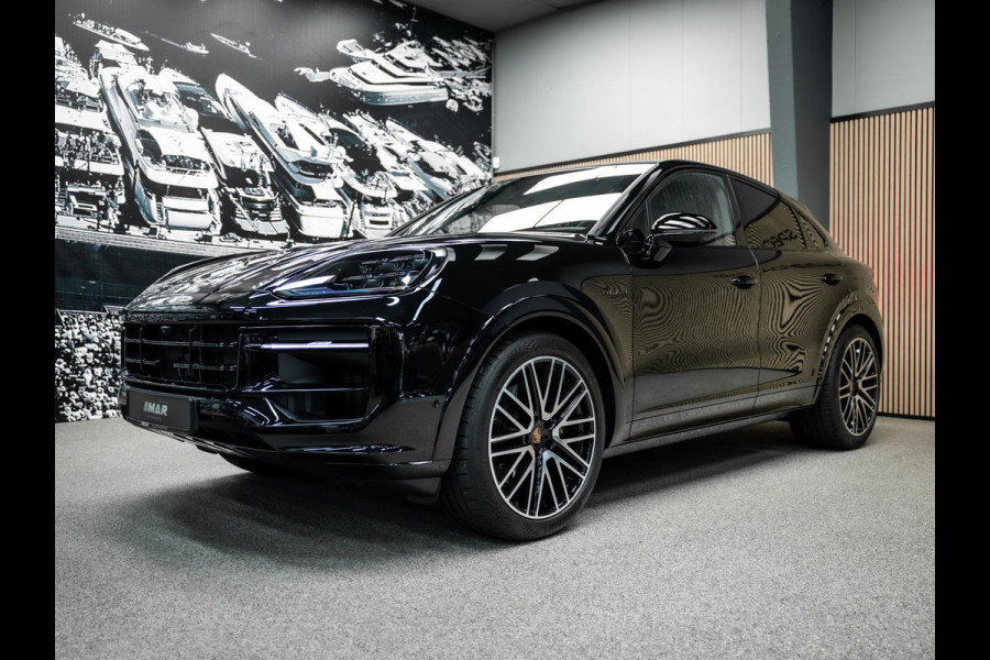 Porsche Cayenne Black edition Meestr. achteras / 22 inch / sportstoelen / 3e scherm / BOSE